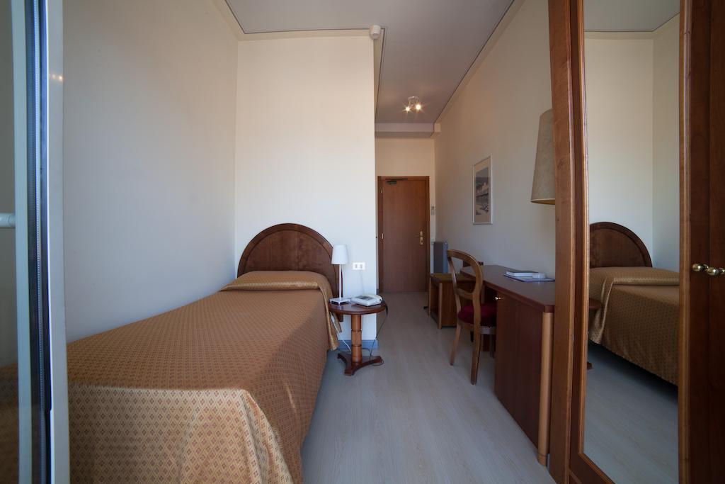 Albergo Miralago Verbania Habitación foto